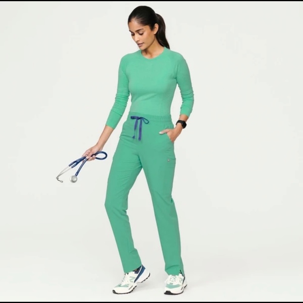 FIGS Surgical Green Yola XS Petite Scrub Pants
